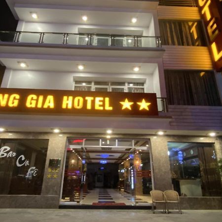 Khách Sạn Hoàng Gia 2 Lào Cai Esterno foto