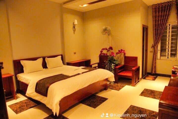 Khách Sạn Hoàng Gia 2 Lào Cai Esterno foto
