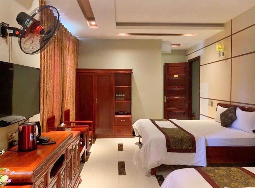 Khách Sạn Hoàng Gia 2 Lào Cai Esterno foto