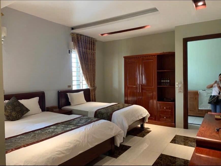 Khách Sạn Hoàng Gia 2 Lào Cai Esterno foto