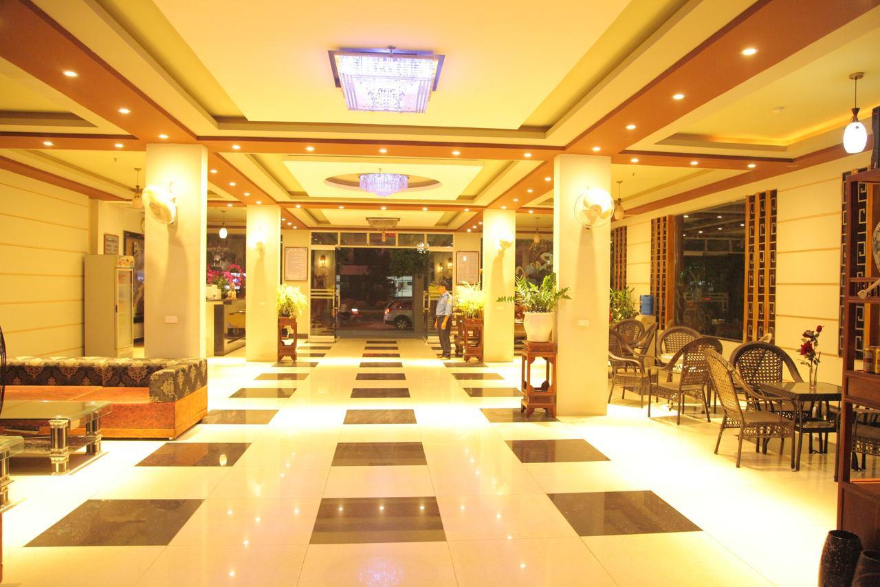 Khách Sạn Hoàng Gia 2 Lào Cai Esterno foto